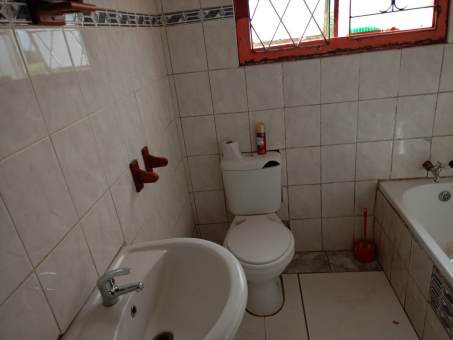 2 Bedroom Property for Sale in Mdantsane Nu 16 Eastern Cape